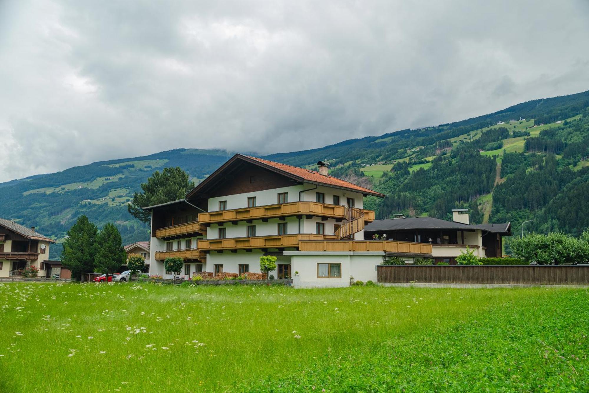 Zell Views Apartments Zell am Ziller Kültér fotó