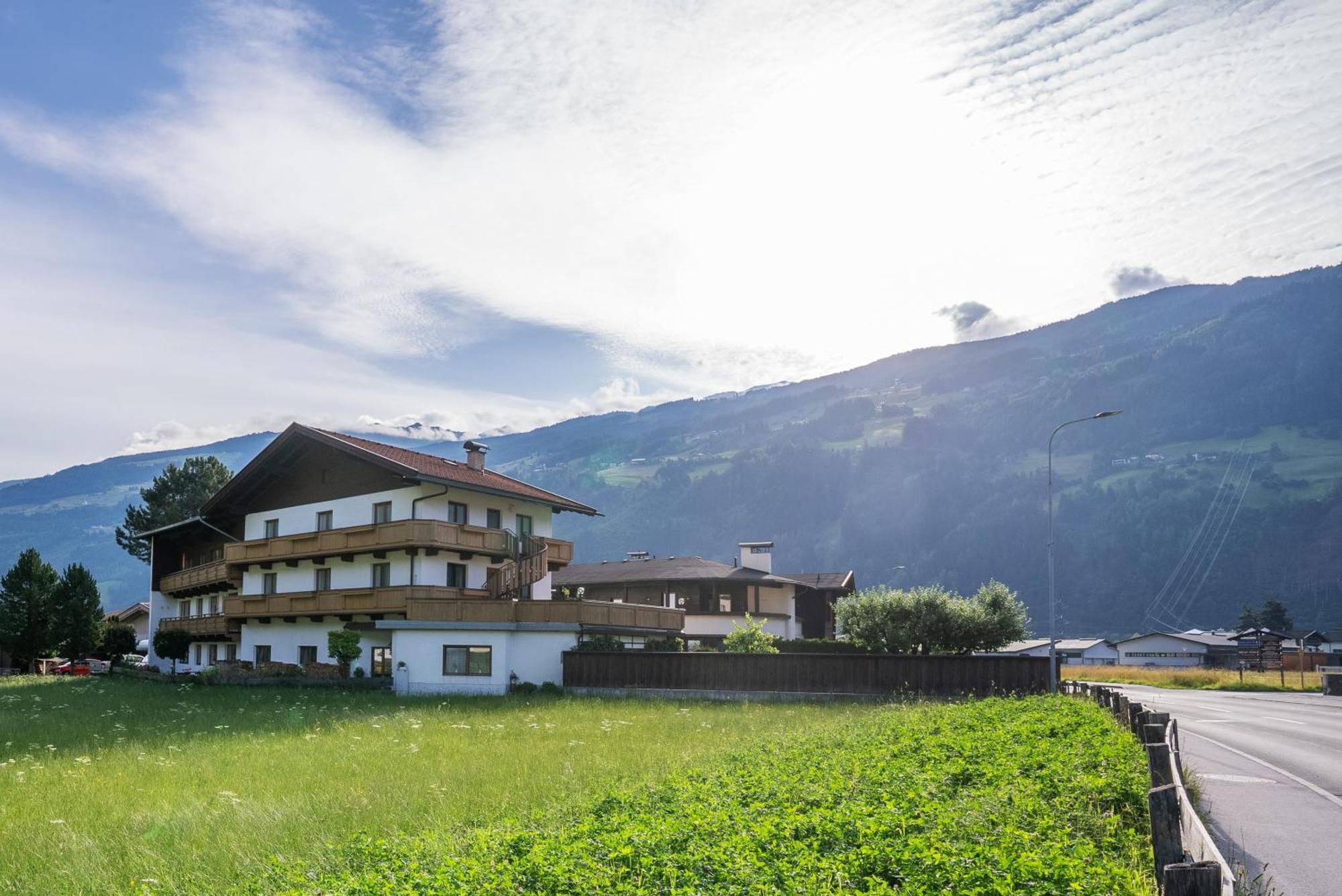 Zell Views Apartments Zell am Ziller Kültér fotó